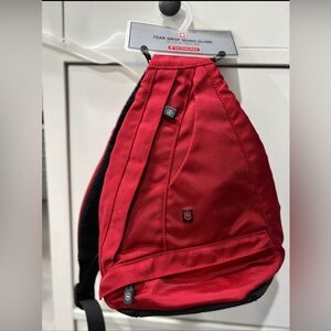 Victorinox tear drop mono sling Bag